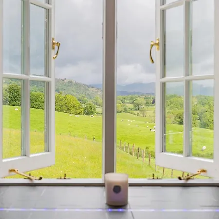 Hilltop At Hawkshead Hill