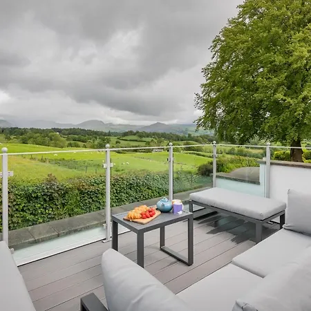 Hilltop At Hawkshead Hill 度假居 *