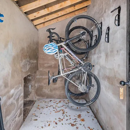 Hilltop At Hawkshead Hill