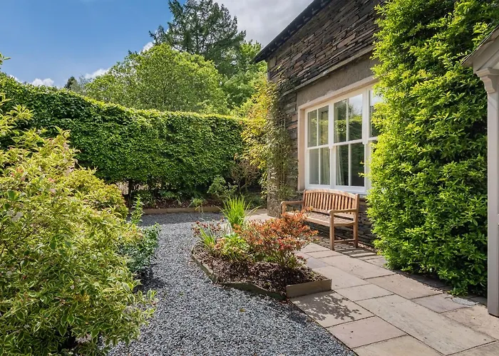 Hilltop At Hawkshead Hill 安布尔塞德