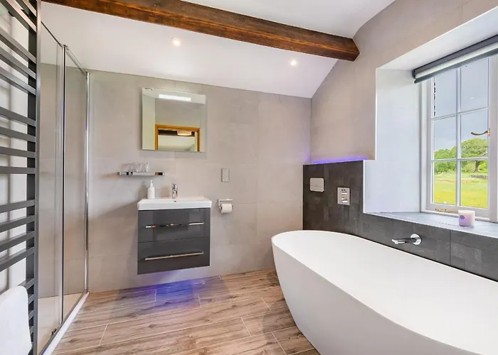 Hilltop At Hawkshead Hill