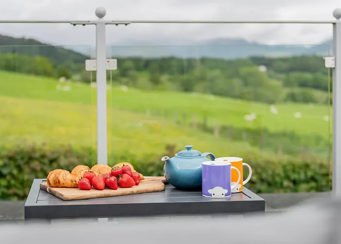 Hilltop At Hawkshead Hill 安布尔塞德