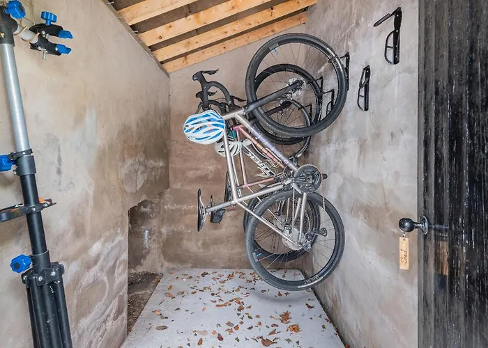 Hilltop At Hawkshead Hill