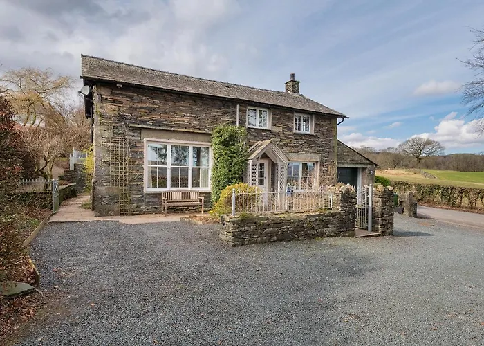 Hilltop At Hawkshead Hill 安布尔塞德